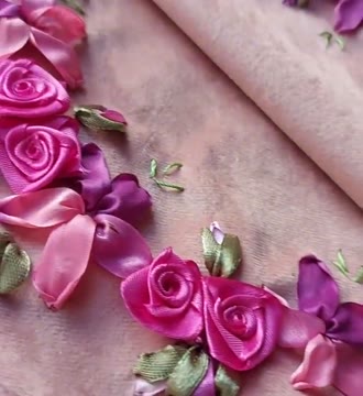 .
سلام و صد سلاااام به دوستای قدیمی و جدیدم که به 
تازگی بهمون پیوستن
😍
📢 امشب میخوام به مناسبت ورود اعضای جدید و به پاس قدردانی از دوستای عزیزی که تا الان همراهمون بودن ۱ هدیه ناقابل از بین لایک ها و