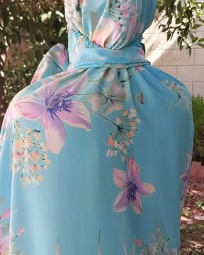💫چادر نماز گل دار 💫قد ۲ متر دوخته شده تا موقع سجده و رکوع پشت پا معلوم نباشه😍 💫قیمت با احترام : ۵۷۰ تومان 💫پارچه کدری کمی آبرفت داره ولی قد بلند چادر باعث میشه آبرفتش تاثیری رو قد نداشته باشه😘