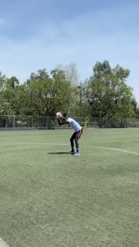 آیا این بهترین دروازه‌بان جهان است؟ نمایش مهارت‌های خیره‌کننده در Tiitanes Futbol