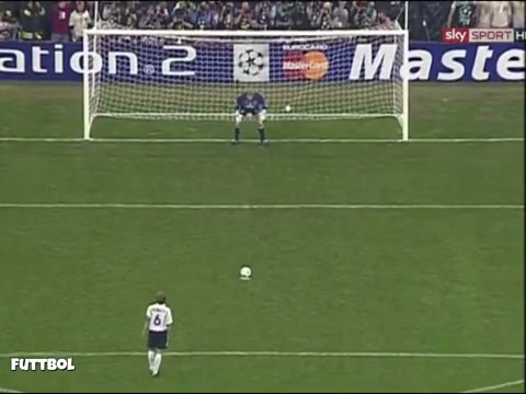 درخشش Oliver Kahn در فینال 2001 UCL؛ مهار پنالتیهای سرنوشتساز