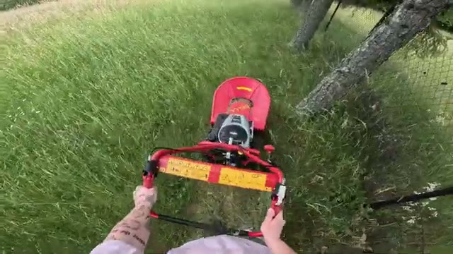 تجربه کوتاه کردن چمنهای بلند با استفاده از Drum Mower قدرتمند