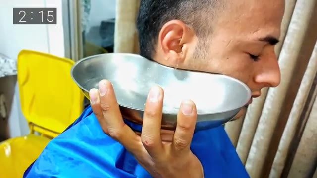 ویدیو بسیار رضایتبخش از تمیز کردن جرم گوش با Huge Ear Wax Removal