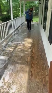 تجربه آرامشبخش تمیز کردن Deck با Pressure Washing و صداهای ASMR