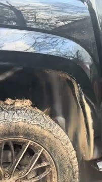 تمیزکاری و دیتیلینگ حرفهای Muddy V6 Pickup در Cosmic Automotive - بخش چهارم