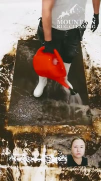 ویدیو آرامش‌بخش شستشوی فرش و قالیچه با MountainRugCleaning