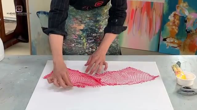 آموزش نقاشی انتزاعی با وسایل دورریختنی؛ خلق اثر هنری با تور و ریشه