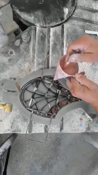 مراحل ساخت کاشیهای سیمانی دستساز در کارگاه Mosaic Factory