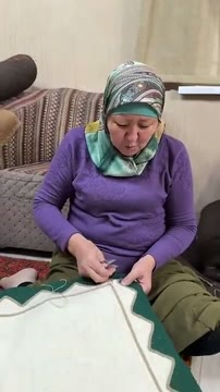 هنر دست هنرمندان قرقیزستان در خلق فرش‌های نمدی سنتی شِیرداک