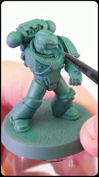 آموزش ساده و سریع رنگ‌آمیزی زره ارتش Sons of Horus در Warhammer