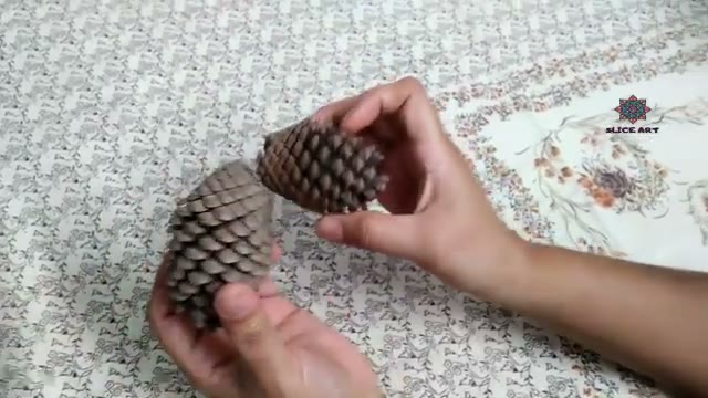 آموزش ساخت کاردستی شترمرغ با استفاده از میوه کاج و وسایل دورریختنی