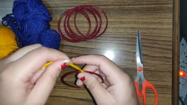 آموزش ساخت آویز دیواری تزیینی با استفاده از النگو و کاموا