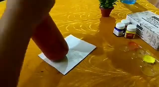 آموزش تزیین بطری شیشه‌ای با رنگ‌آمیزی خلاقانه و ساده