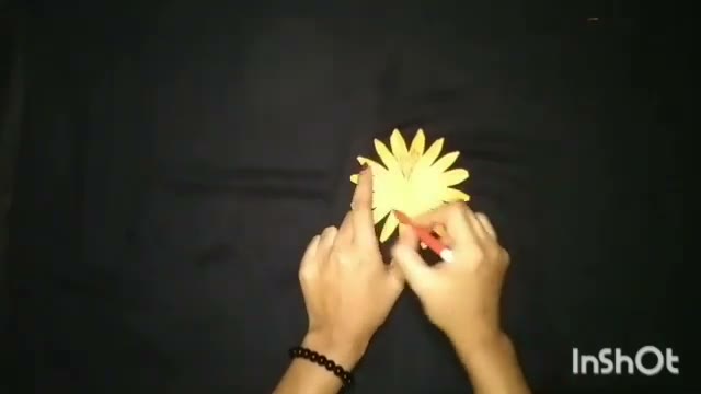 آموزش ساخت گل‌های کاغذی ساده و زیبا در خانه با روشی آسان