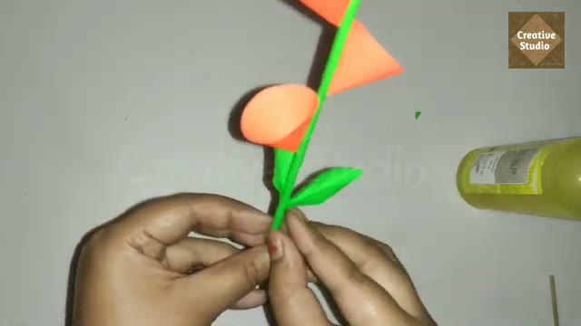 آموزش ساخت ۵ مدل گل کاغذی زیبا و ساده در خانه با روشی آسان