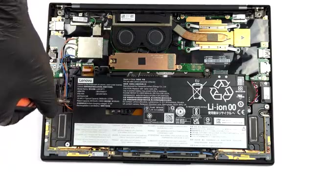 آموزش کالبدشکافی و بررسی ارتقای قطعات در لپتاپ Lenovo ThinkPad X1 Carbon 10th Gen
