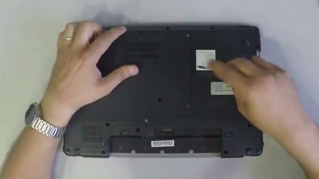 آموزش گام‌به‌گام تعویض کیبورد لپ‌تاپ Lenovo IdeaPad Z560