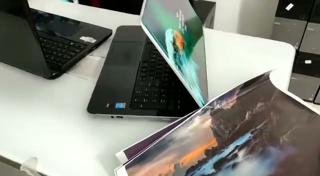 نصب برچسب محافظ لپ‌تاپ HP، DELL و Lenovo در مرکز خدمات Merin Systems
